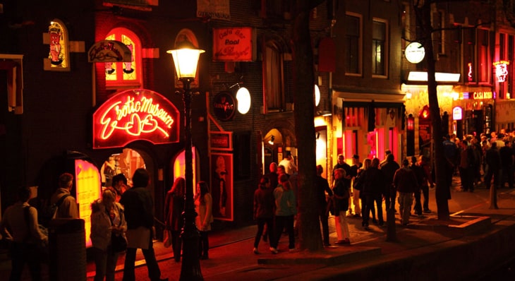 Amsterdam nightlife pub crawl in the red light district